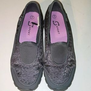 NEW WOMEN'S Sport size 7 slip on shoes
